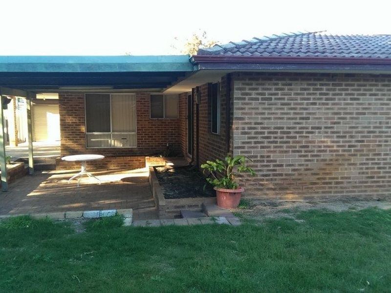 20 Redtingle Road, Camillo WA 6111