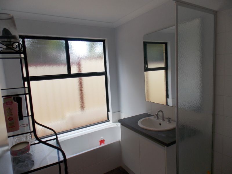 4 Lefroy Road, Mount Nasura WA 6112