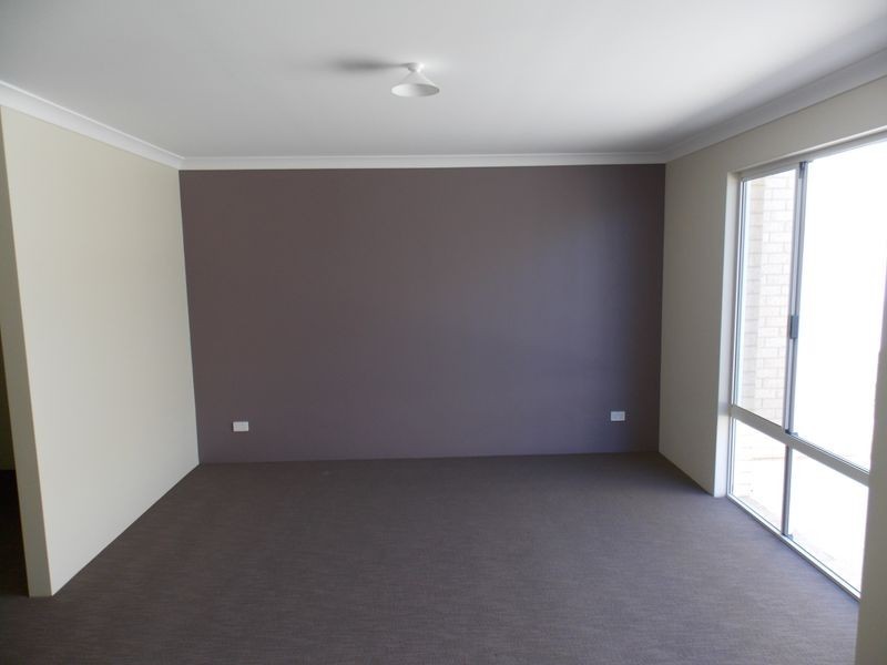 16 Menner Way, Piara Waters WA 6112