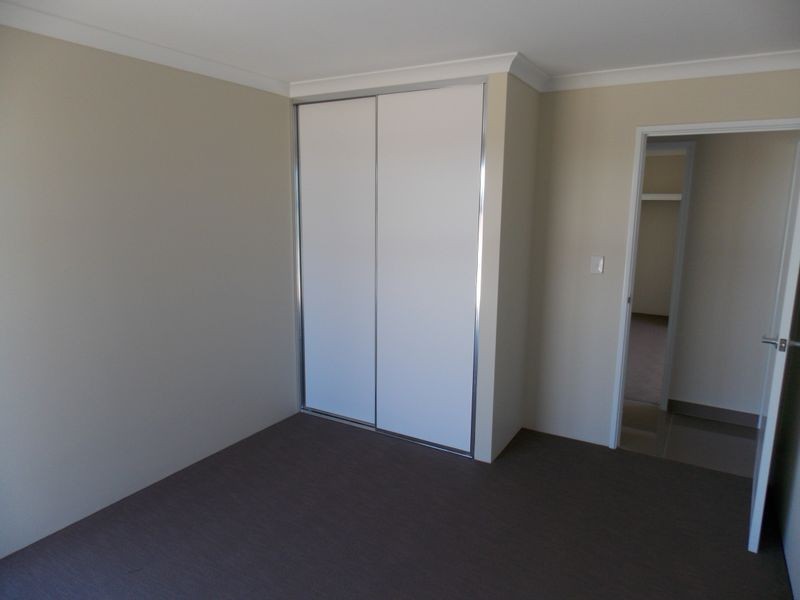 16 Menner Way, Piara Waters WA 6112