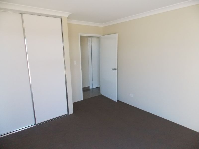 16 Menner Way, Piara Waters WA 6112