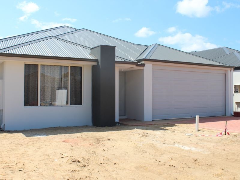 35 Rickett Street, Armadale WA 6112