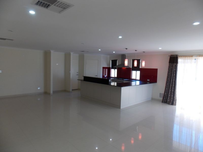 5 Fertito Entrance, Success WA 6164