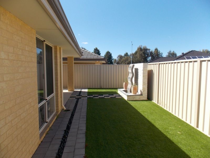 5 Fertito Entrance, Success WA 6164