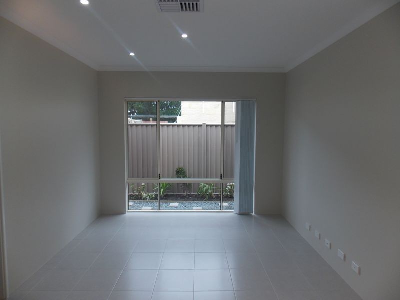 11 Recess Parkway, Coolbellup WA 6163