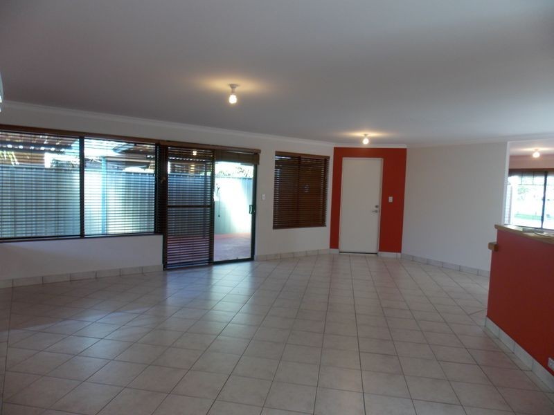 18 Jakovich Circuit, Atwell WA 6164