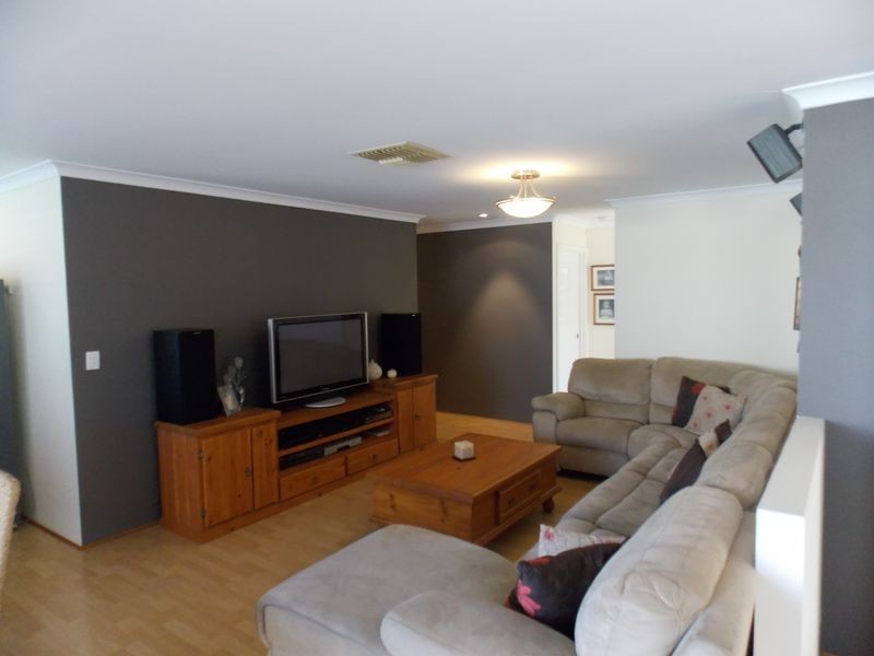 10 Jakovich Circuit, Atwell WA 6164