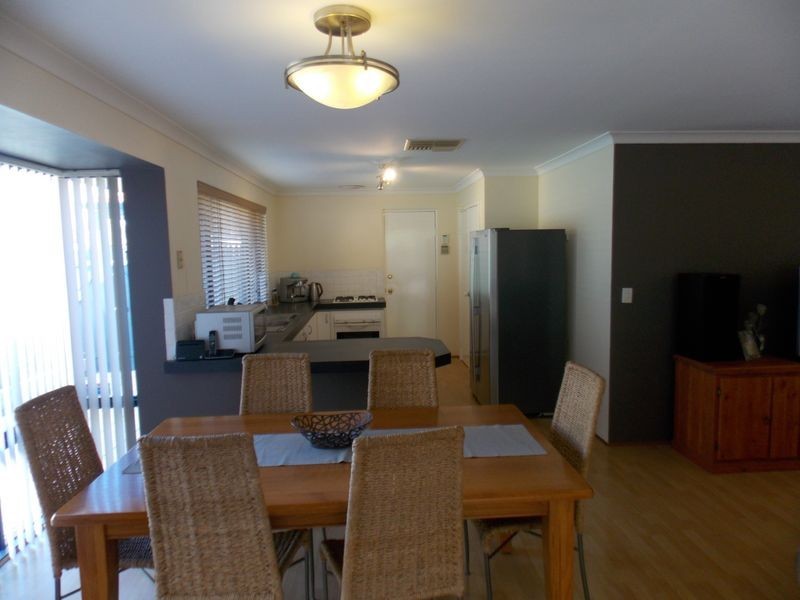 10 Jakovich Circuit, Atwell WA 6164