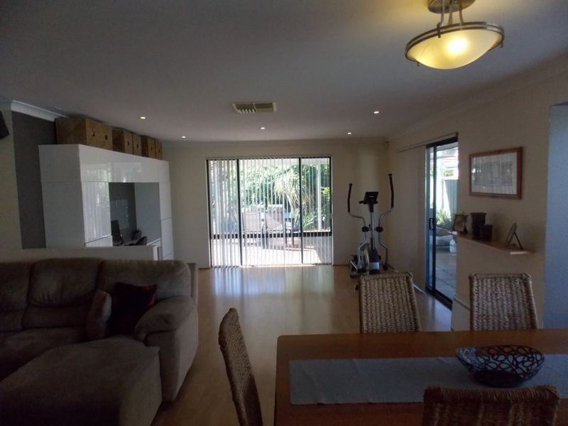 10 Jakovich Circuit, Atwell WA 6164