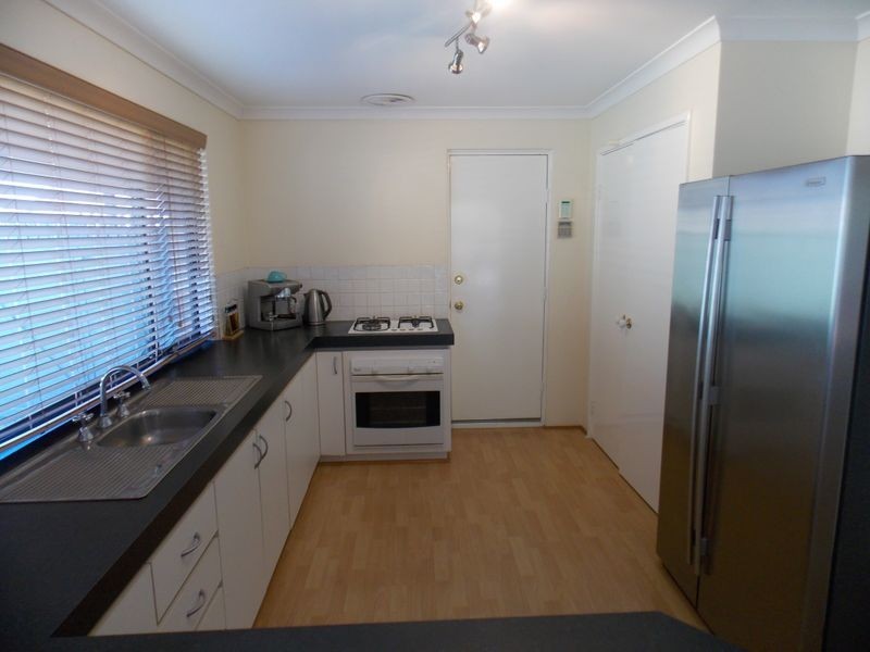 10 Jakovich Circuit, Atwell WA 6164