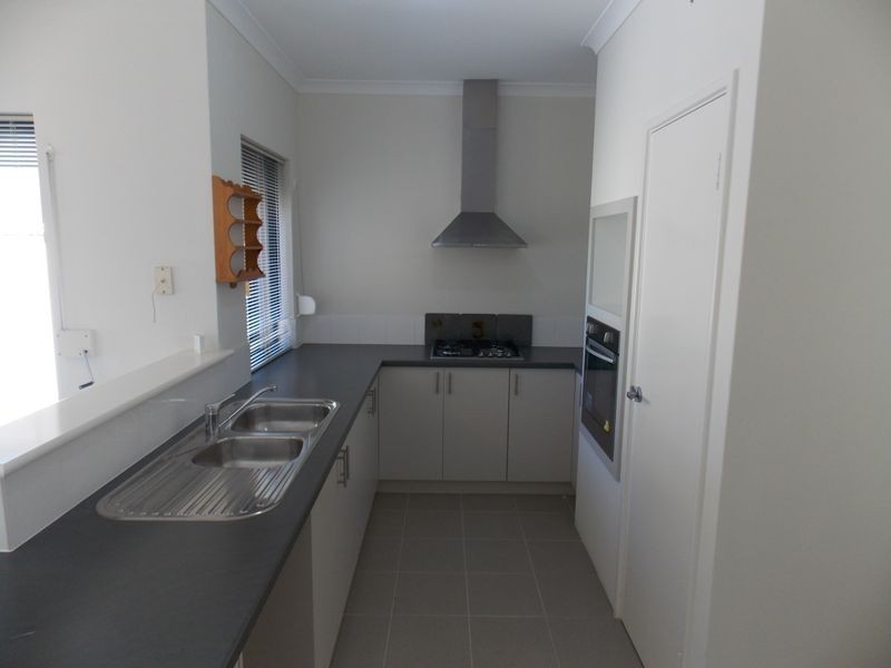 6/7 Crossville Way, Success WA 6164