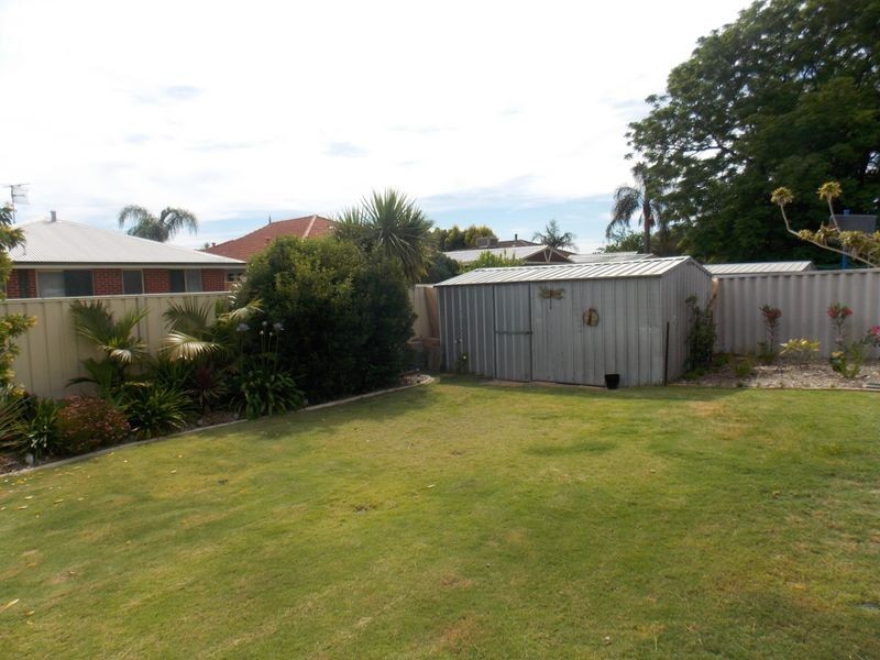31 Seminole Gardens, Seville Grove WA 6112