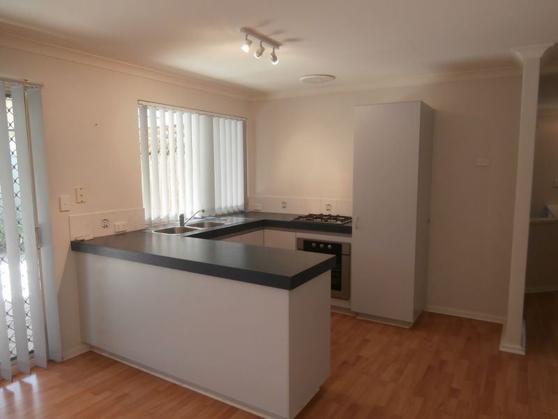 16 Dunnage Court, Atwell WA 6164