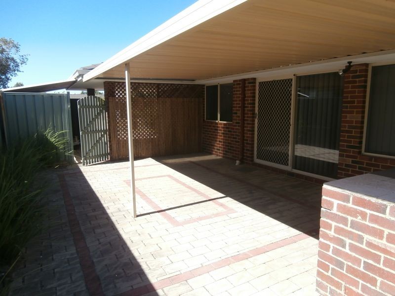 16 Dunnage Court, Atwell WA 6164