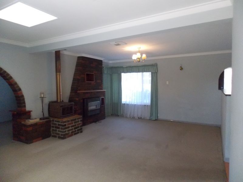 5 Dawson Way, Parmelia WA 6167