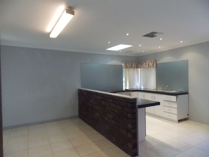 5 Dawson Way, Parmelia WA 6167