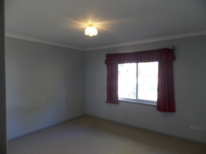 5 Dawson Way, Parmelia WA 6167