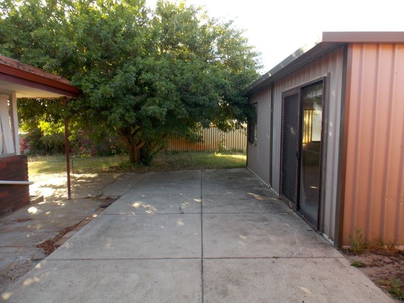 5 Dawson Way, Parmelia WA 6167