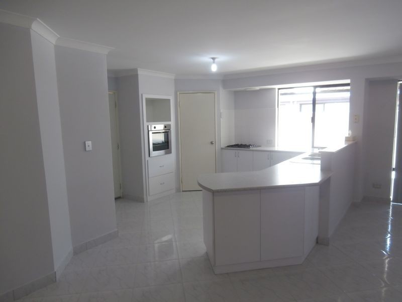 11 Heathcote Way, Bertram WA 6167