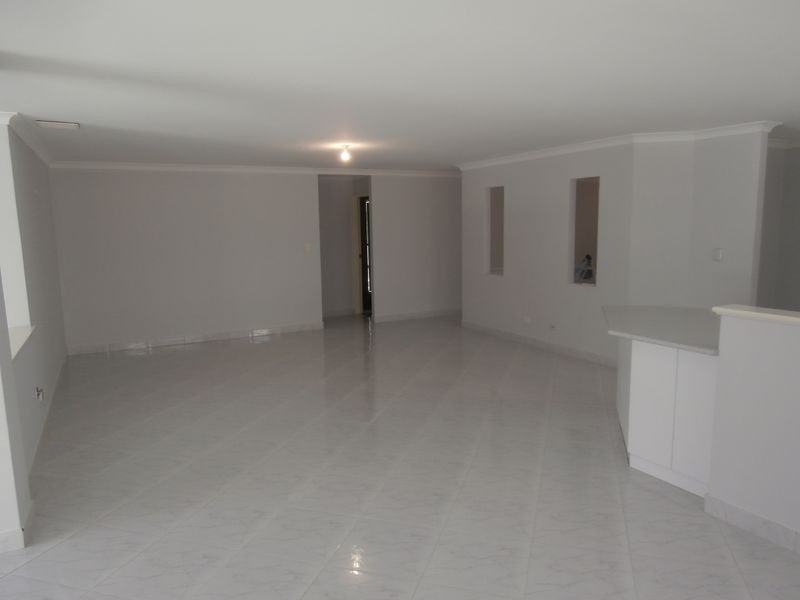 11 Heathcote Way, Bertram WA 6167