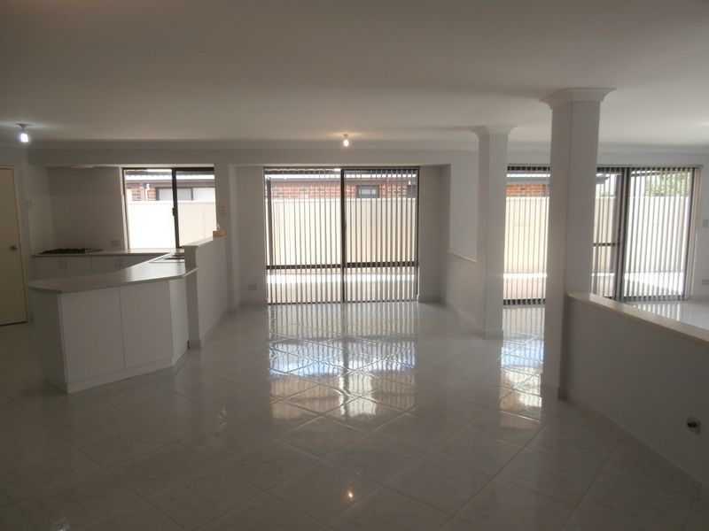 11 Heathcote Way, Bertram WA 6167