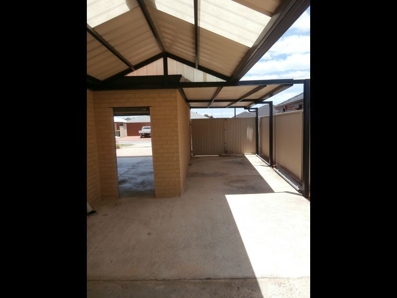 11 Heathcote Way, Bertram WA 6167