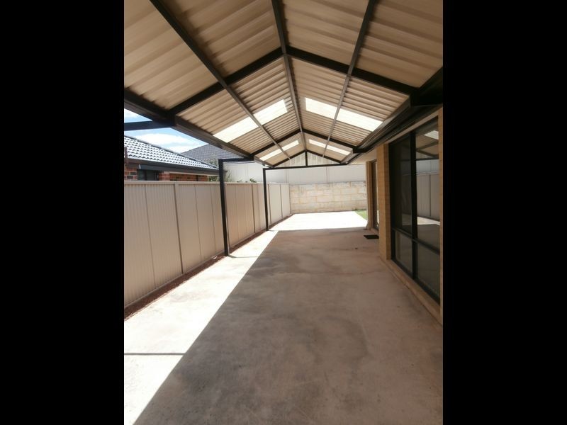 11 Heathcote Way, Bertram WA 6167