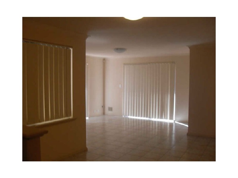 11/33 GILLEN WAY, Success WA 6164