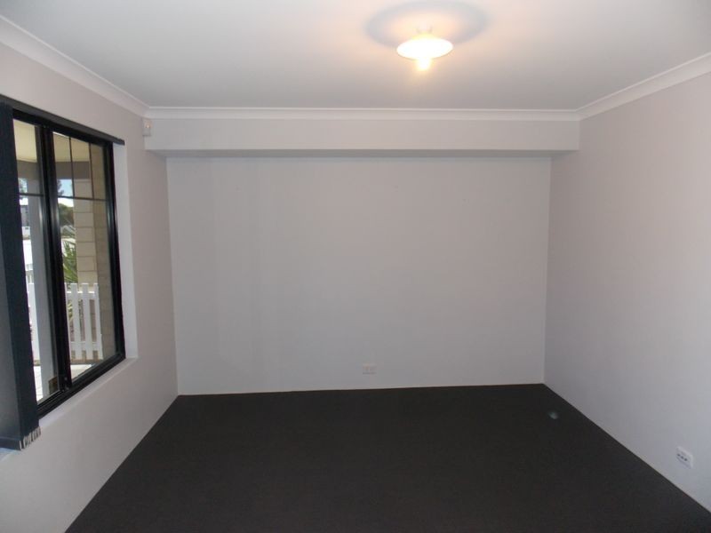 39 Harvest Lakes Boulevard, Atwell WA 6164