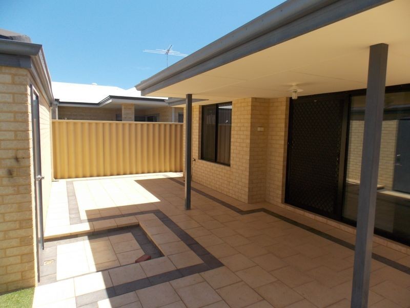 39 Harvest Lakes Boulevard, Atwell WA 6164