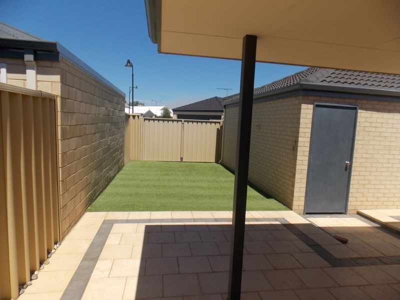 39 Harvest Lakes Boulevard, Atwell WA 6164