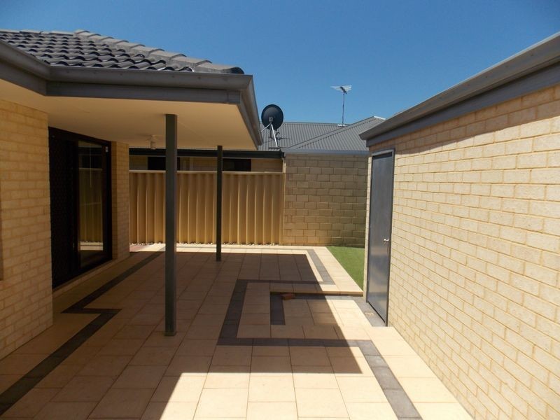 39 Harvest Lakes Boulevard, Atwell WA 6164