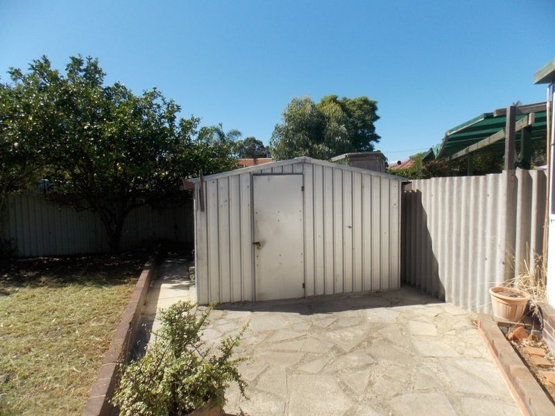 25 Walcha Way, Armadale WA 6112