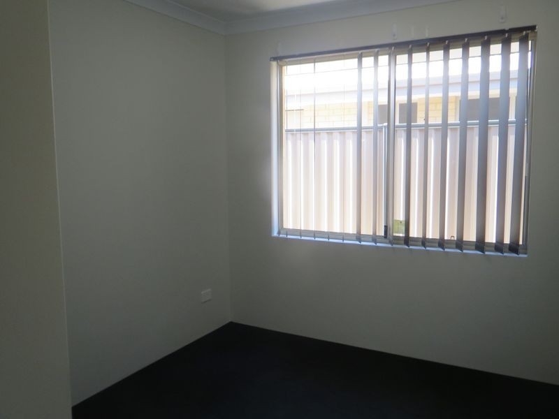 5 Varazze Way, Piara Waters WA 6112