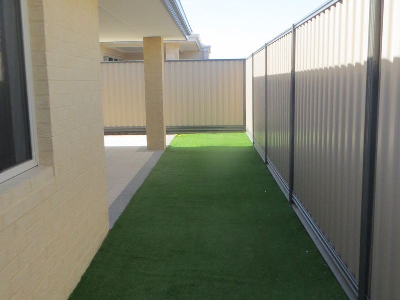 5 Varazze Way, Piara Waters WA 6112