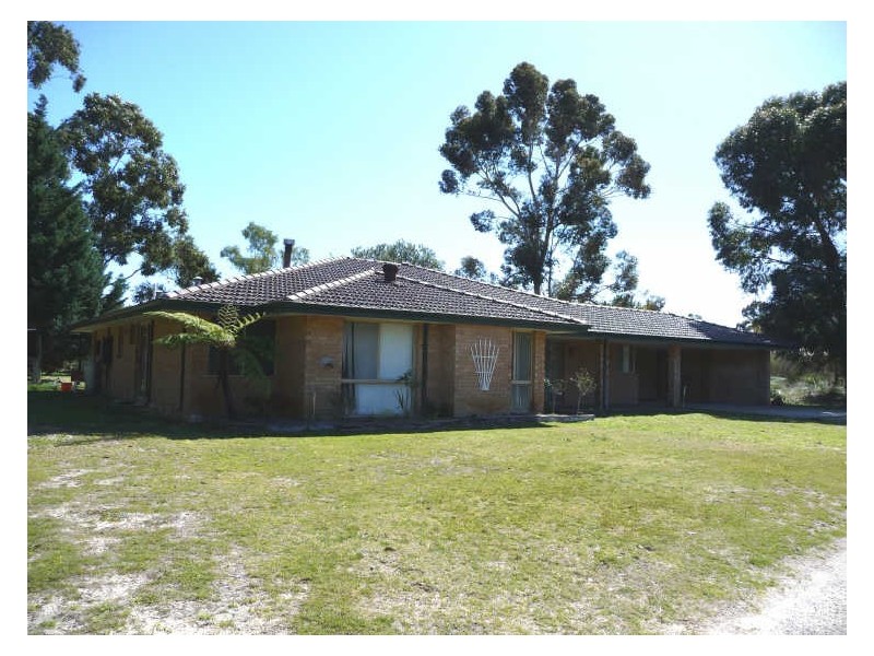 93 Tuart Road, Oakford WA 6121