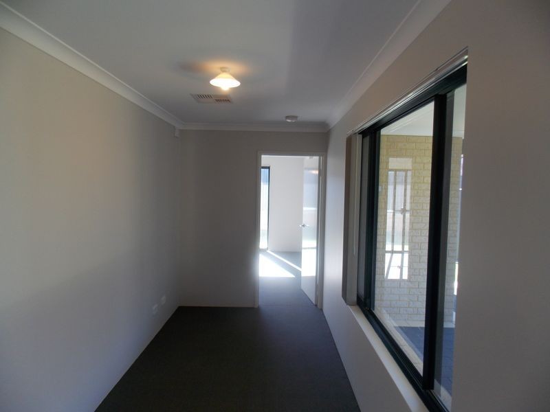 7 Appleton Road, Piara Waters WA 6112