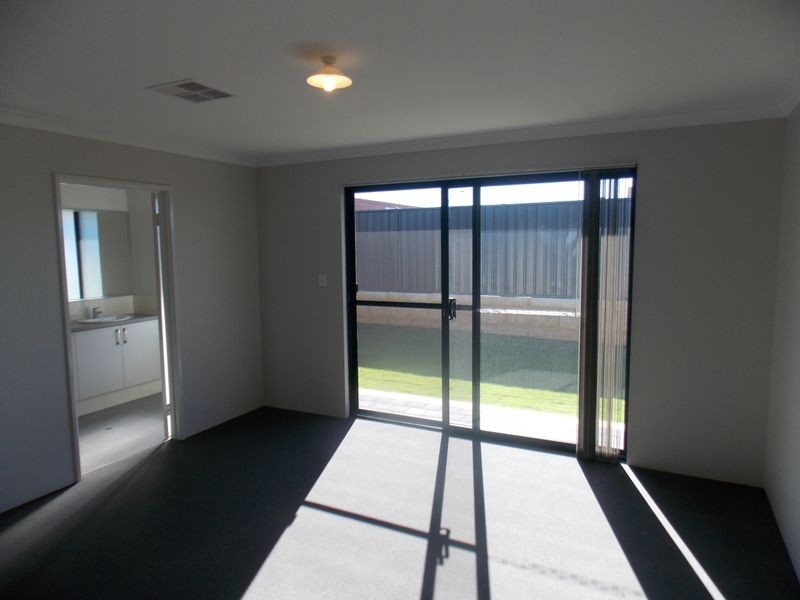 7 Appleton Road, Piara Waters WA 6112