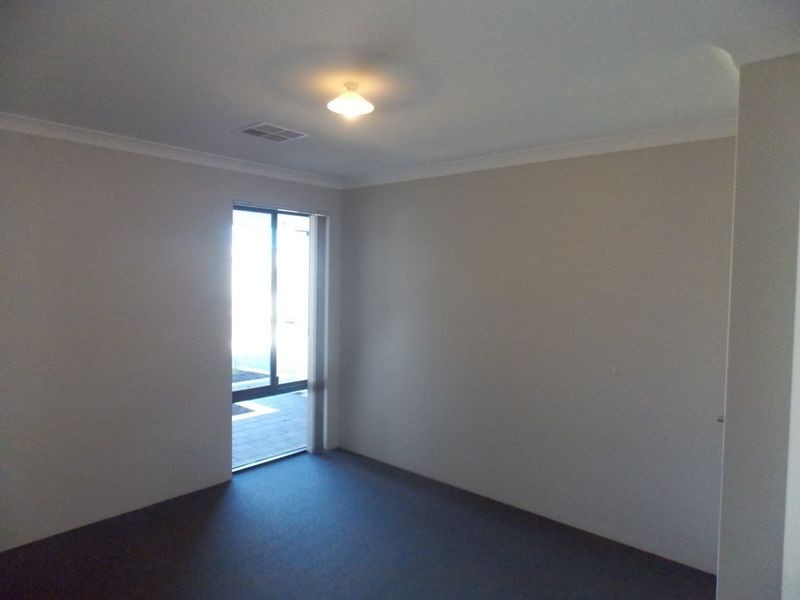7 Appleton Road, Piara Waters WA 6112