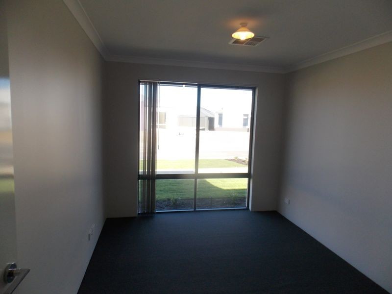 7 Appleton Road, Piara Waters WA 6112