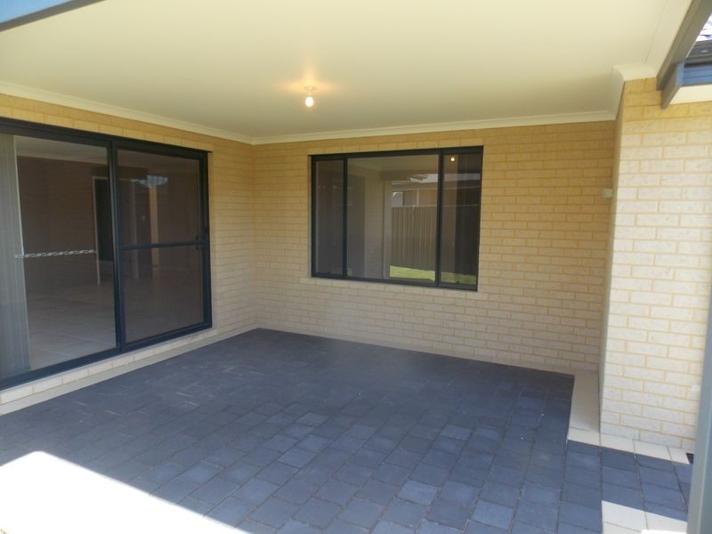 7 Appleton Road, Piara Waters WA 6112