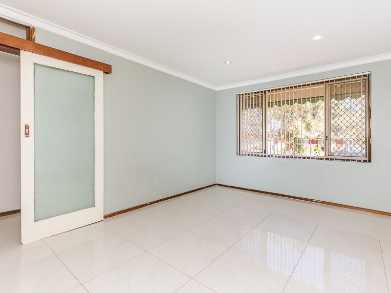 18 Hickson Avenue, Armadale WA 6112