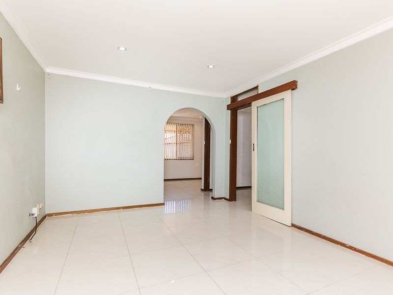 18 Hickson Avenue, Armadale WA 6112