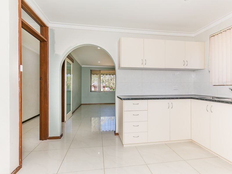 18 Hickson Avenue, Armadale WA 6112