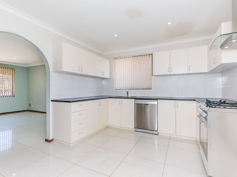 18 Hickson Avenue, Armadale WA 6112