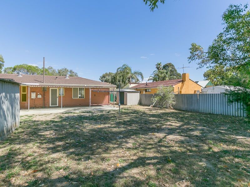 18 Hickson Avenue, Armadale WA 6112