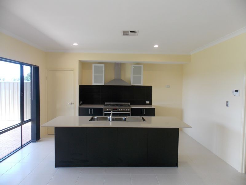 13 Banker Street, Byford WA 6122