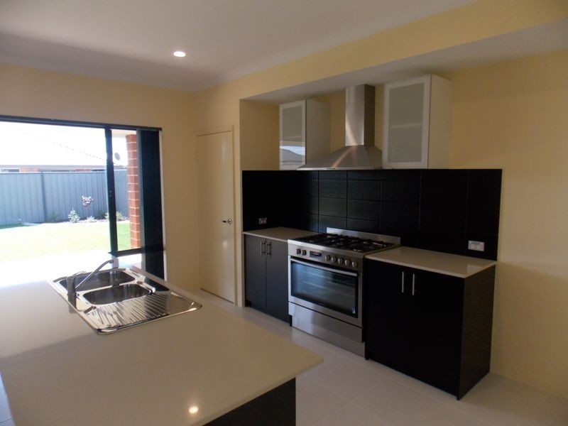 13 Banker Street, Byford WA 6122