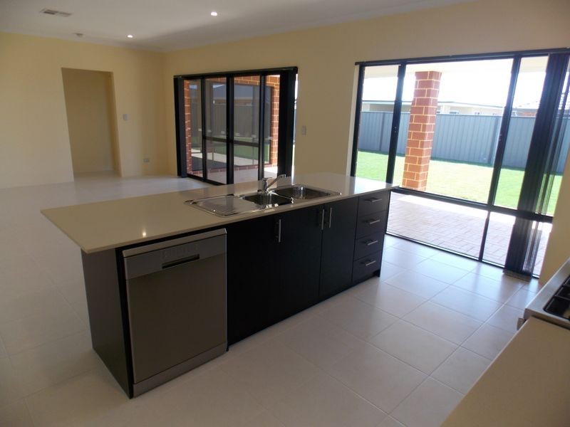 13 Banker Street, Byford WA 6122