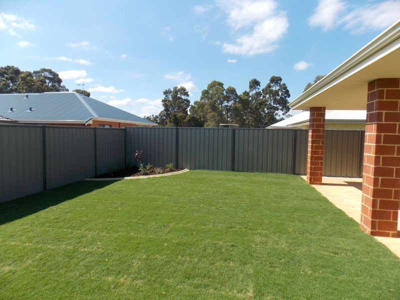 13 Banker Street, Byford WA 6122